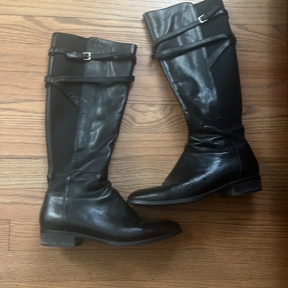 Boots - Picture 2 of 8